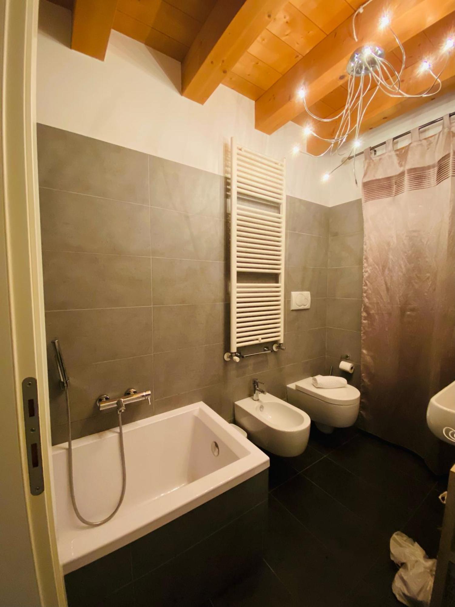 Central Luxury Garden Guest House Mestre Exterior photo
